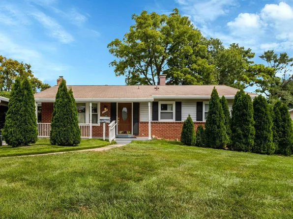 7712 Arlen St, Annandale, VA 22003