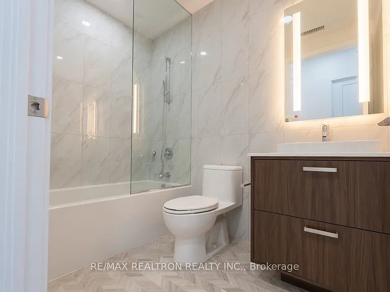 858 Dupont St #Penthouse 35 — Photo 9