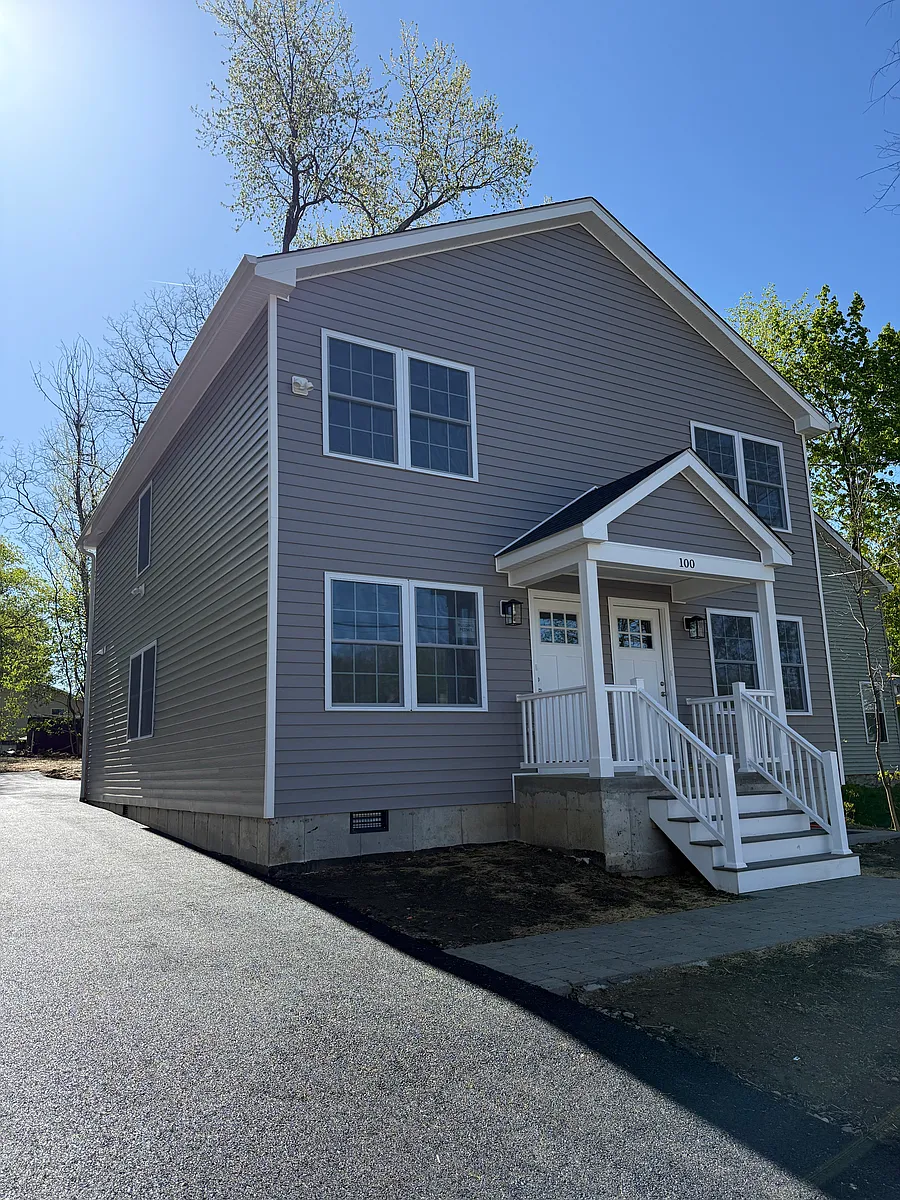 Building Photo - 100 Hudson Ave #2