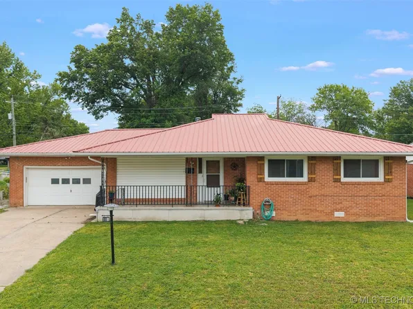 110 Sunset Dr, Vinita, OK 74301