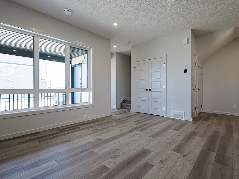 114 Greenfield Way — Photo 2