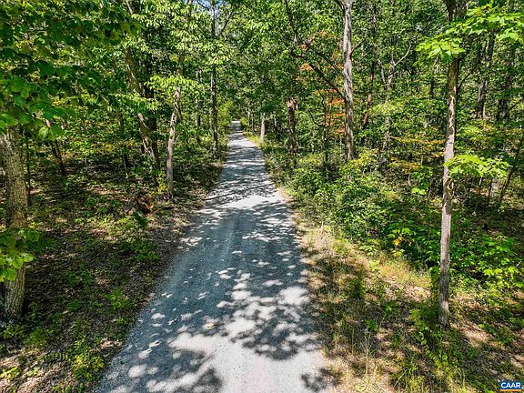 3rd image of 372 Williams Creek Ln