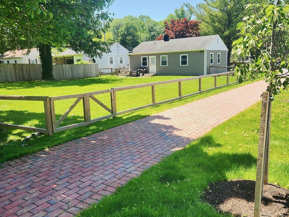 2nd image of 1 S Kelly Ave