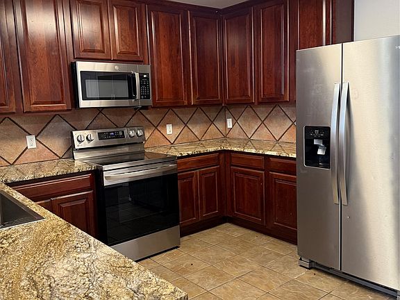 5th image of 3012 Timber Ridge Ln