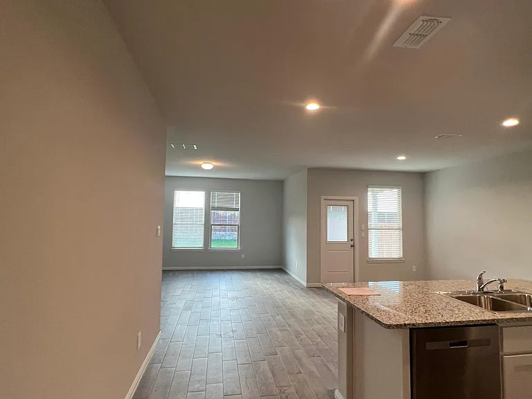 8520 Little Acorn Dr — Photo 2