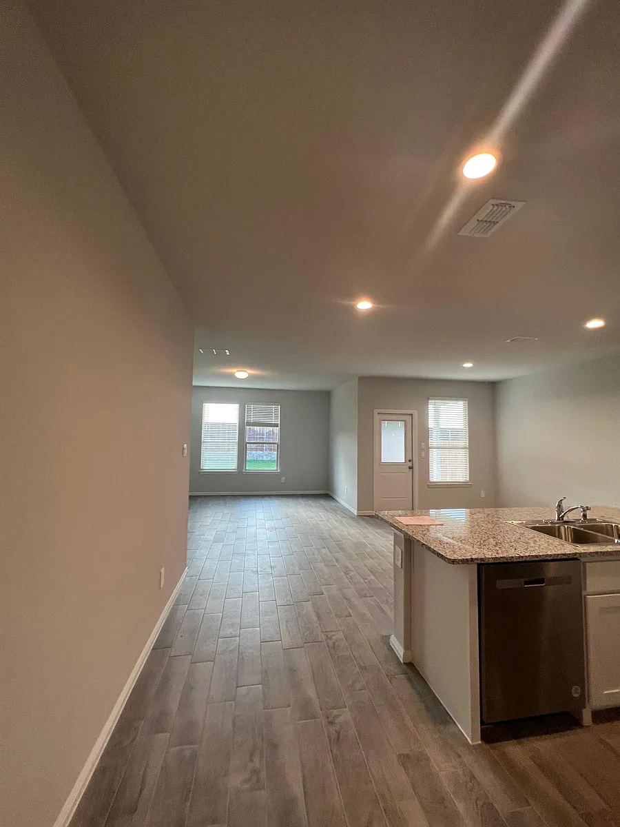 Building Photo - 8520 Little Acorn Dr