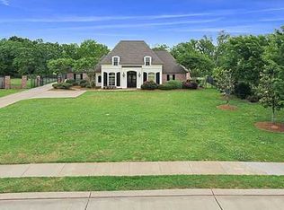 1609 Emberly Oaks Dr, Alexandria, LA 71301