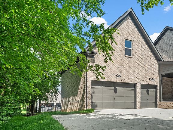 4th image of 4041 Kathie Dr