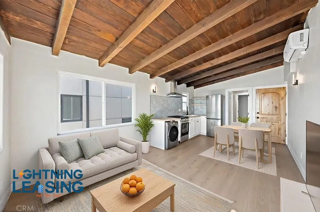 Building Photo - 5339 E Ocean Blvd #D