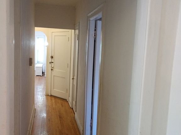 3rd image of 1938 W Birchwood Ave #1