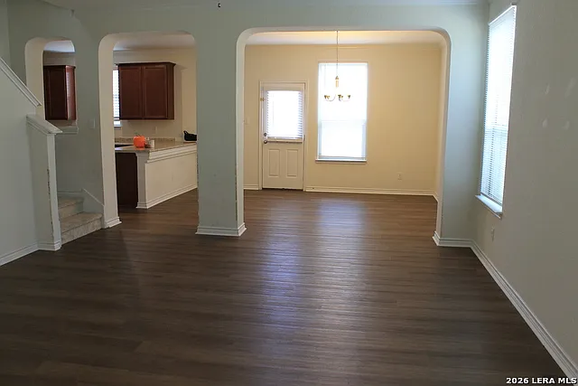 3 bed, 2.5 bath, 2031 sqft, $1,700 — Photo 2