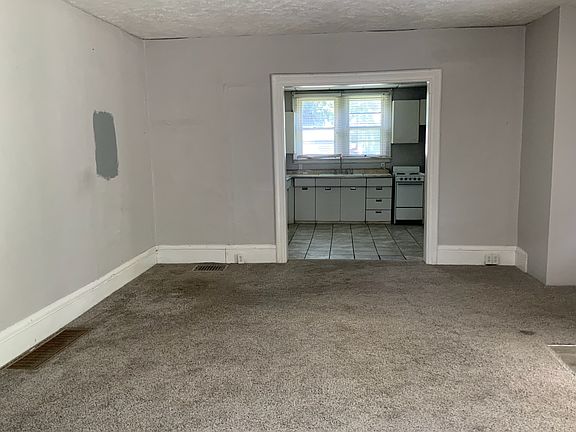 4th image of 1049 N C St #1