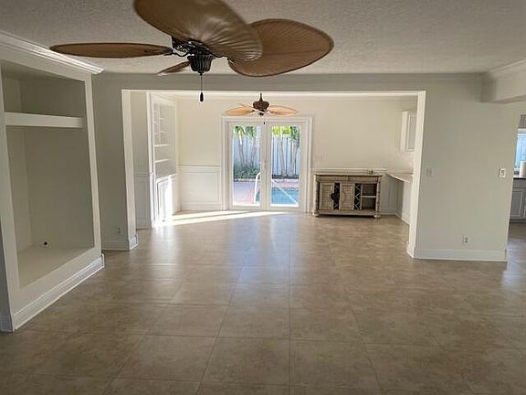 5th image of 1028 SE 13th Court