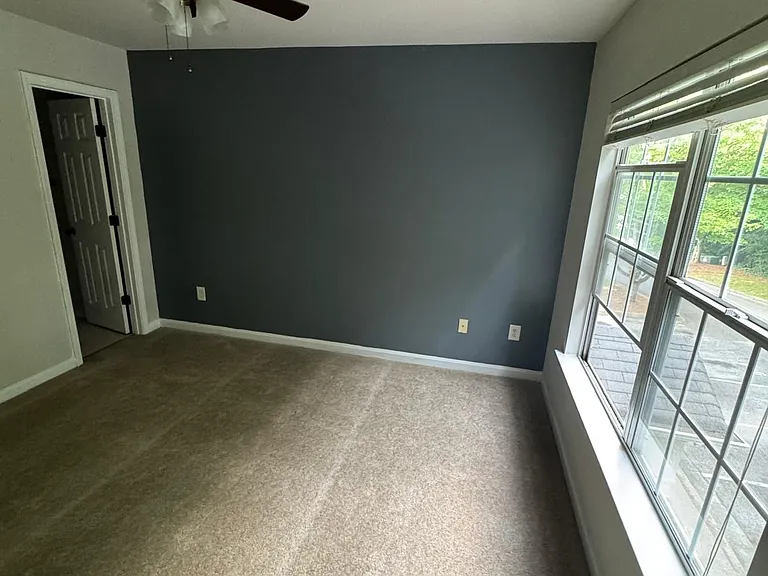 950 Redwood Dr — Photo 8