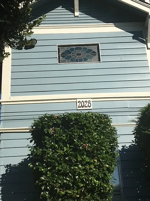 2028 enclose porch mail room