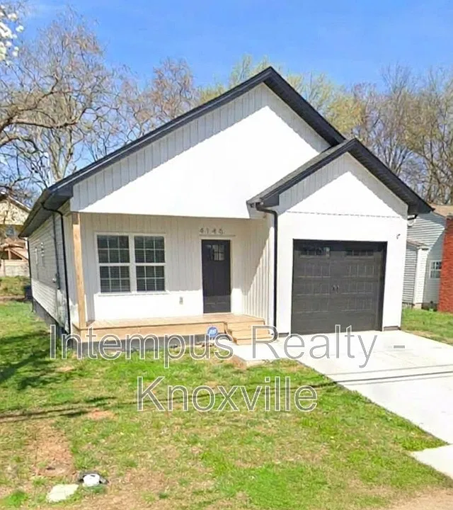 4145 Holston Dr
