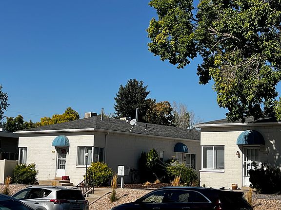 Front apartment with front and rear entrance and fenced in backyard space