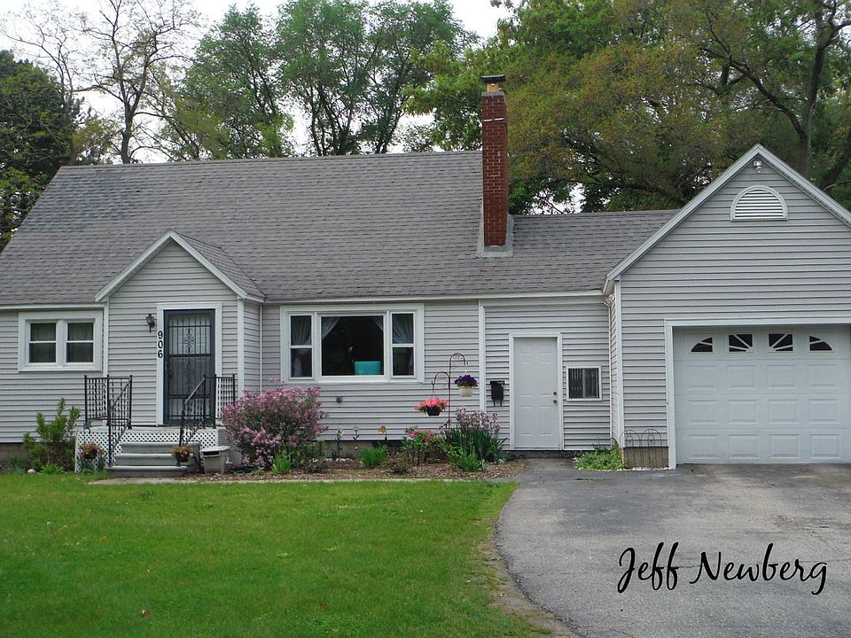 1st image of 906 W Cass St