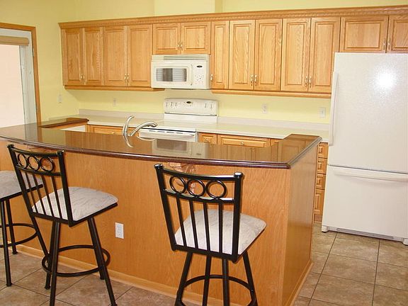 3rd image of 2263 Bethesda Cir