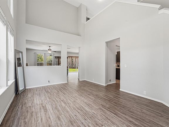 5th image of 2903 Edgewick Elm St