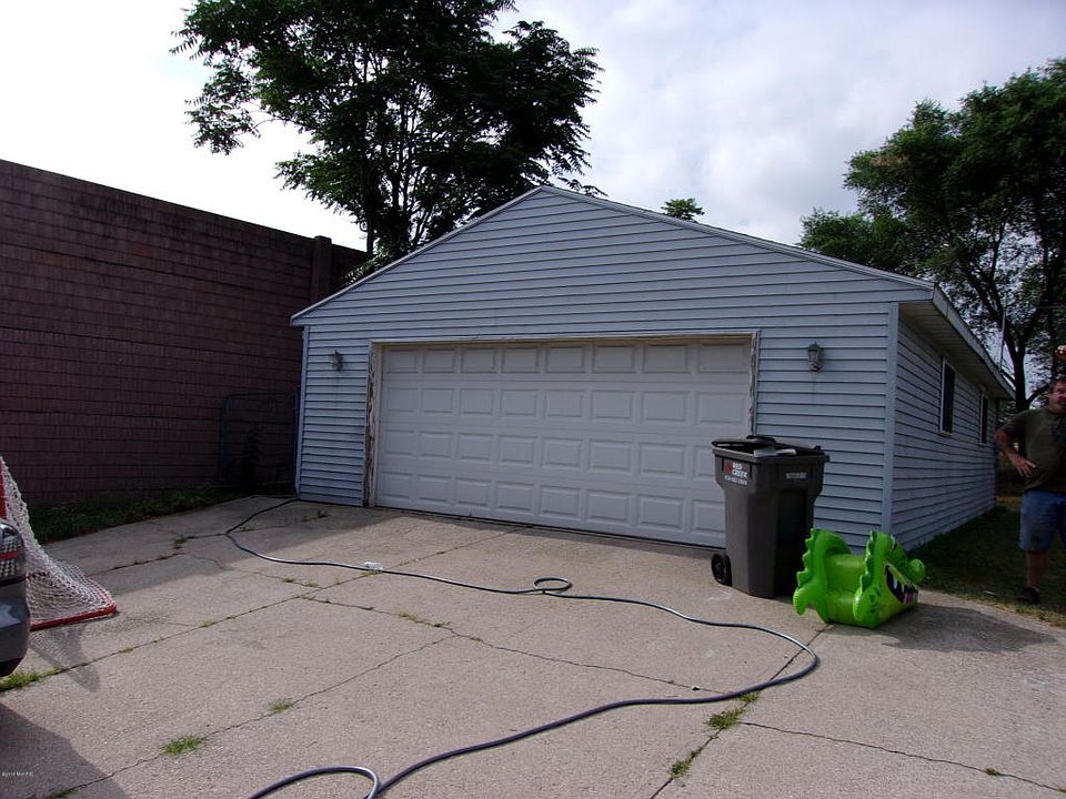 2nd image of 3272 Charlesgate Ave SW #3274