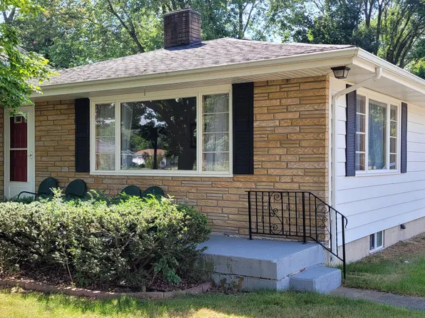 419 N Washington Ave, Ludington, MI 49431