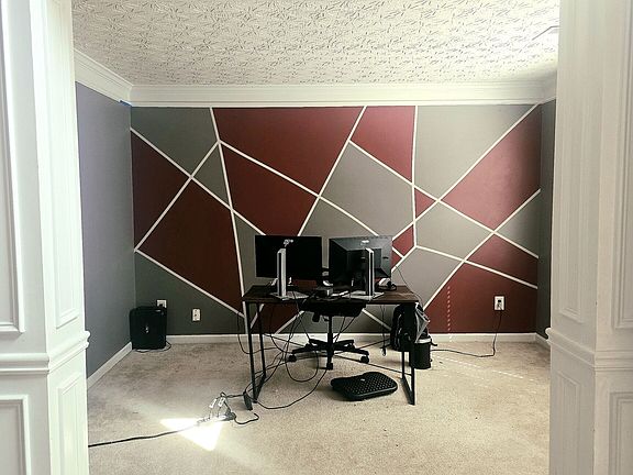 3rd image of 212 Hightower Trl