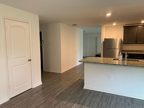 5th image of 2082 S Chamberlain Blvd