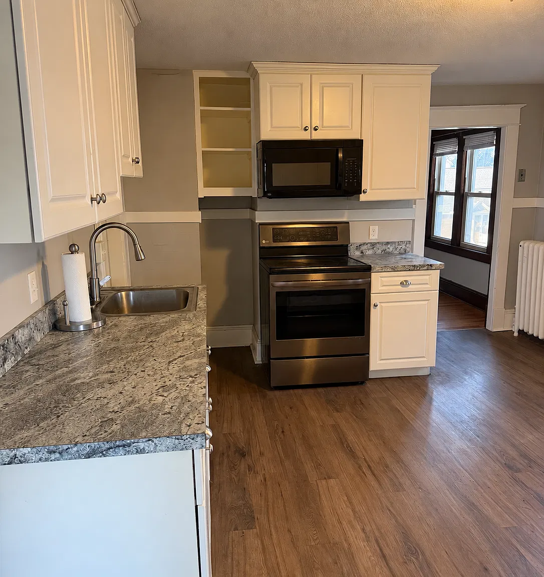 2 bed, 1296 sqft, $1,900 — Photo 4