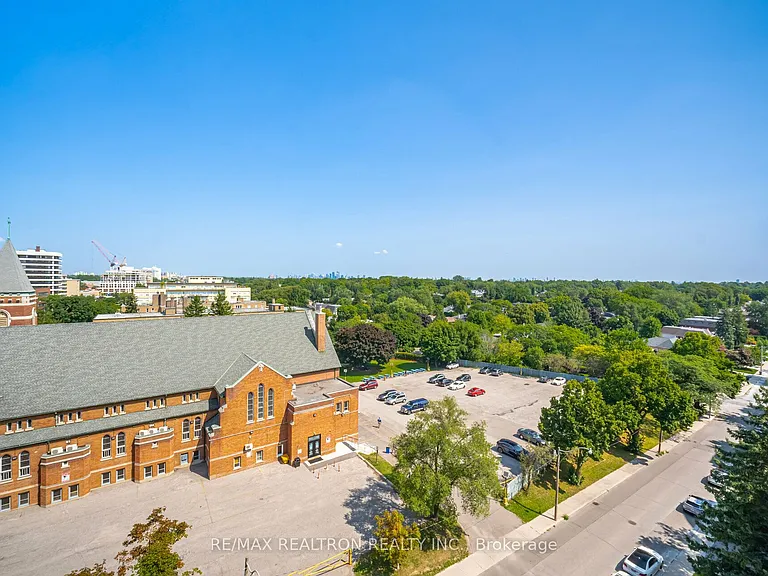 2525 Bathurst St #811 — Photo 10
