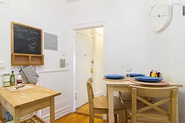 Rented by ER (DO NOT USE)