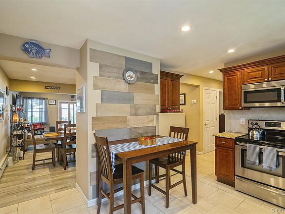 3rd image of 45 Abbot Lane