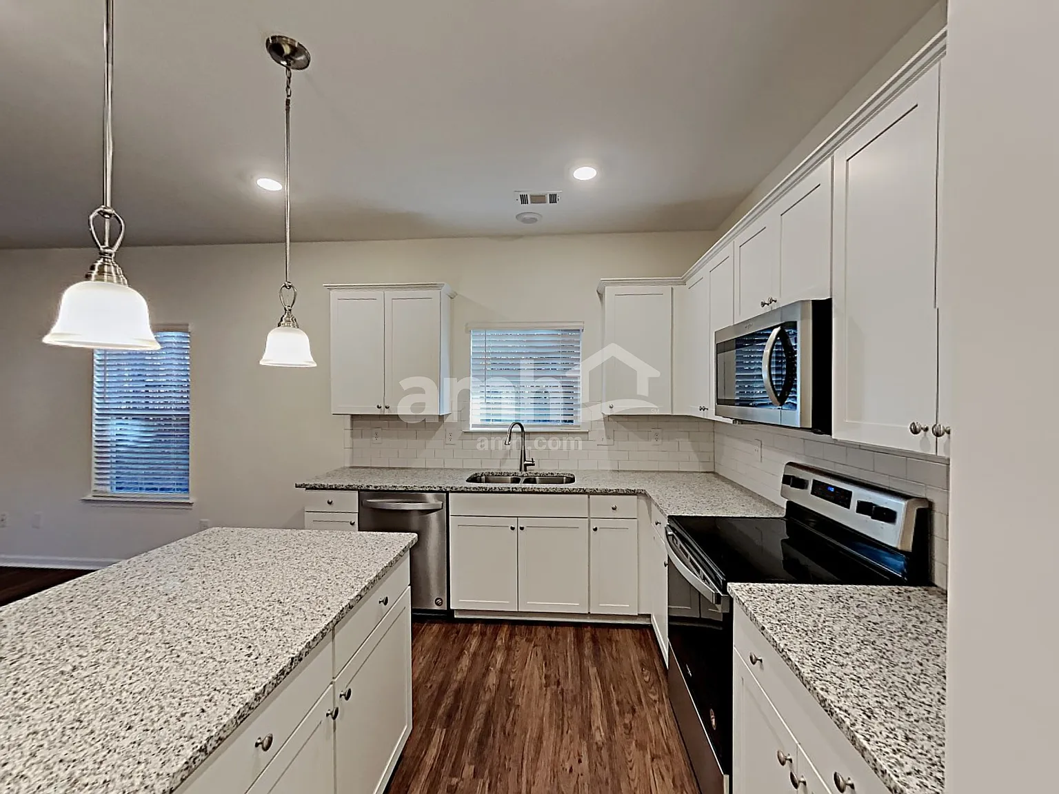 4 bed, 2.5 bath, 2108 sqft, $2,275 — Photo 4