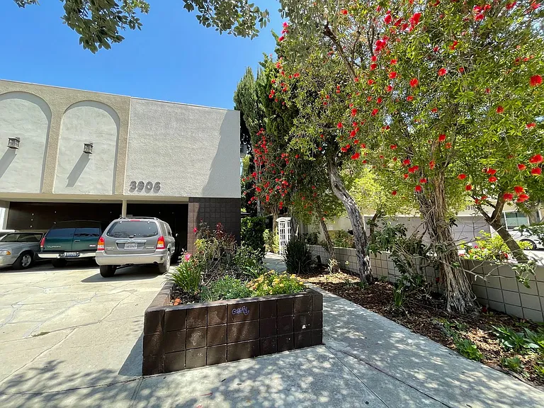 3906 Inglewood Blvd — Photo 8
