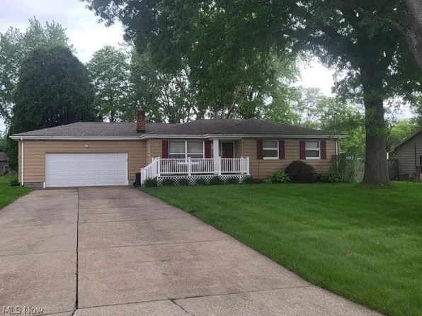 4840 Sampson Dr, Youngstown, OH 44505