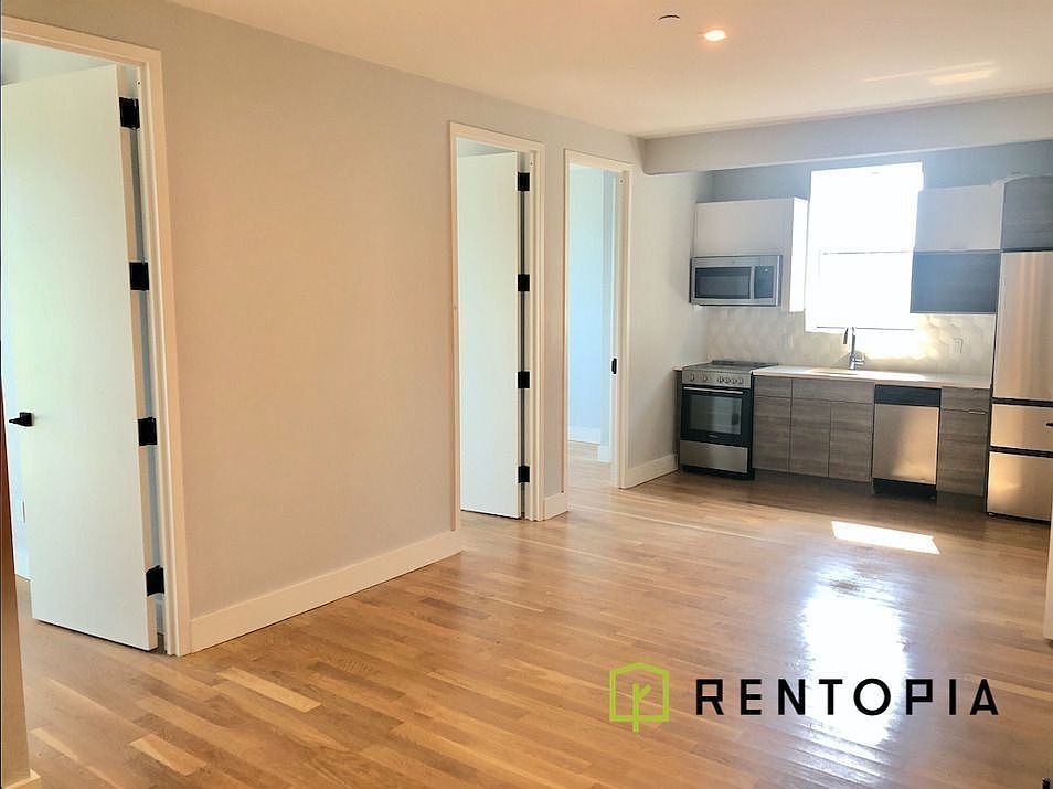 1st image of 743 Lafayette Ave #3L