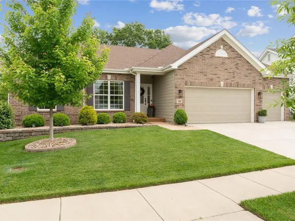 1280 Fienup Lake Dr, Chesterfield, MO 63005
