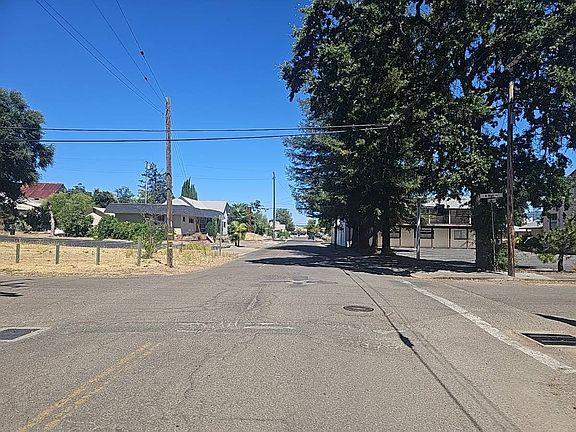 4th image of 301 6th St