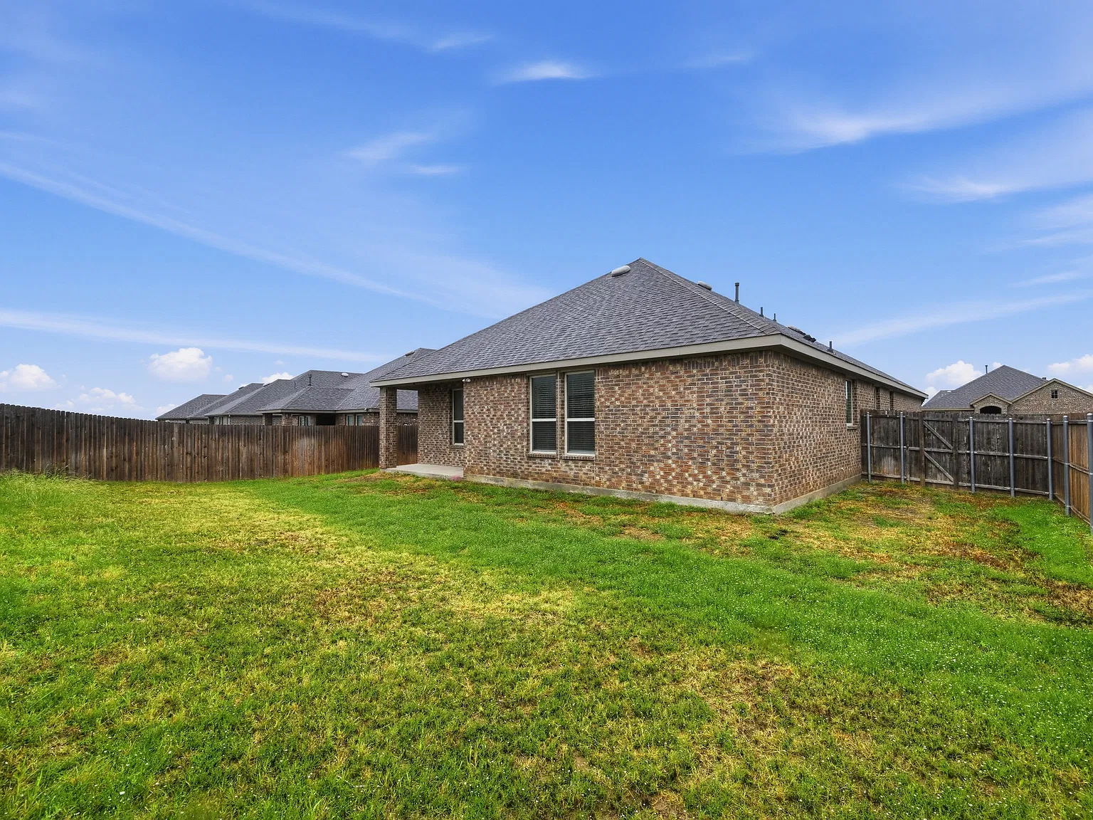 5 bed, 2135 sqft, $3,250 — Photo 3