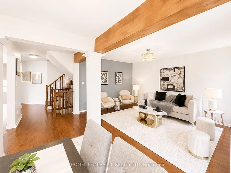 1033 Grandview St N — Photo 11