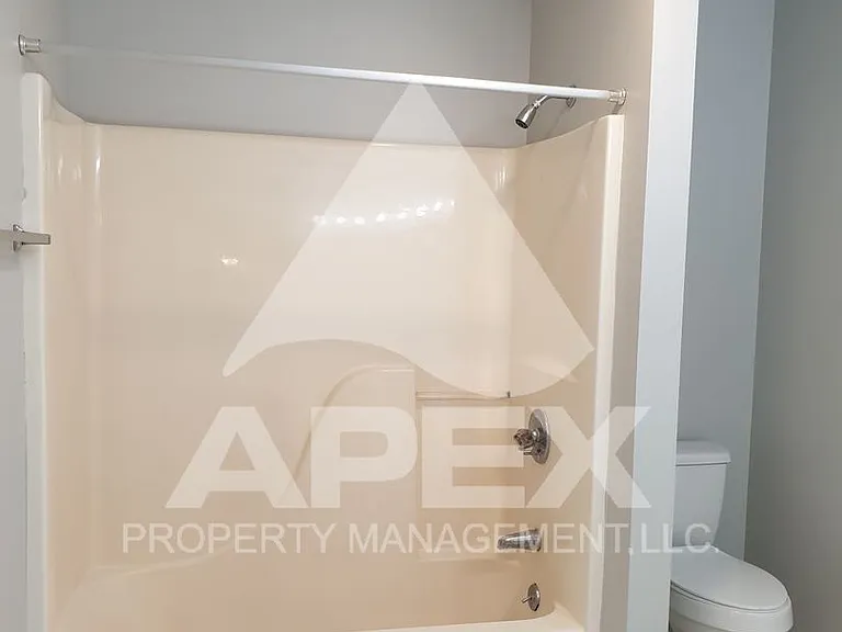 913 Oak Haven Rd — Photo 21