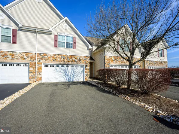 249 Concord Pl, Pennington, NJ 08534