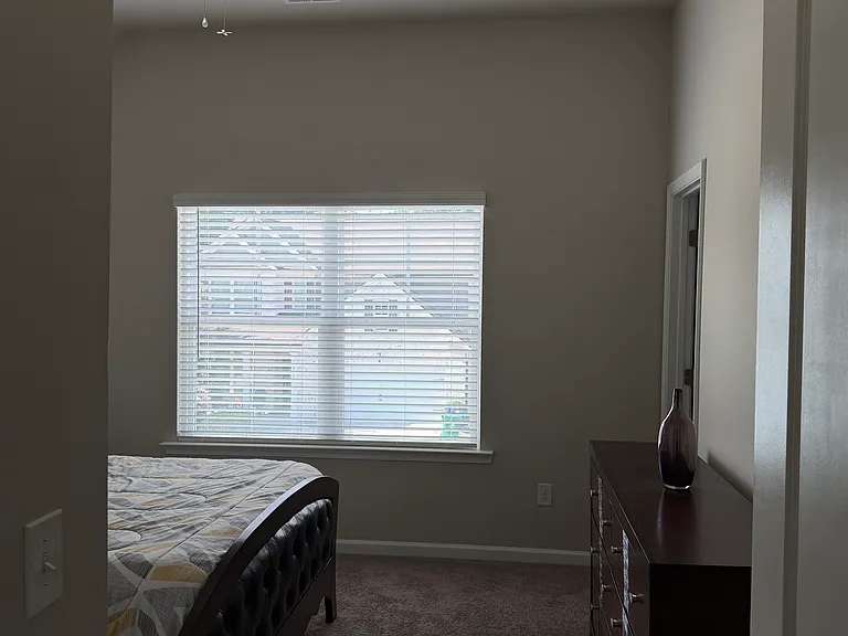 Noreen Way — Photo 1