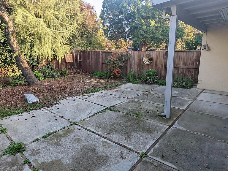 1468 Pompey Dr — Photo 3