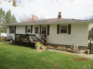 11574 Woody Ln, West Burlington, IA 52655