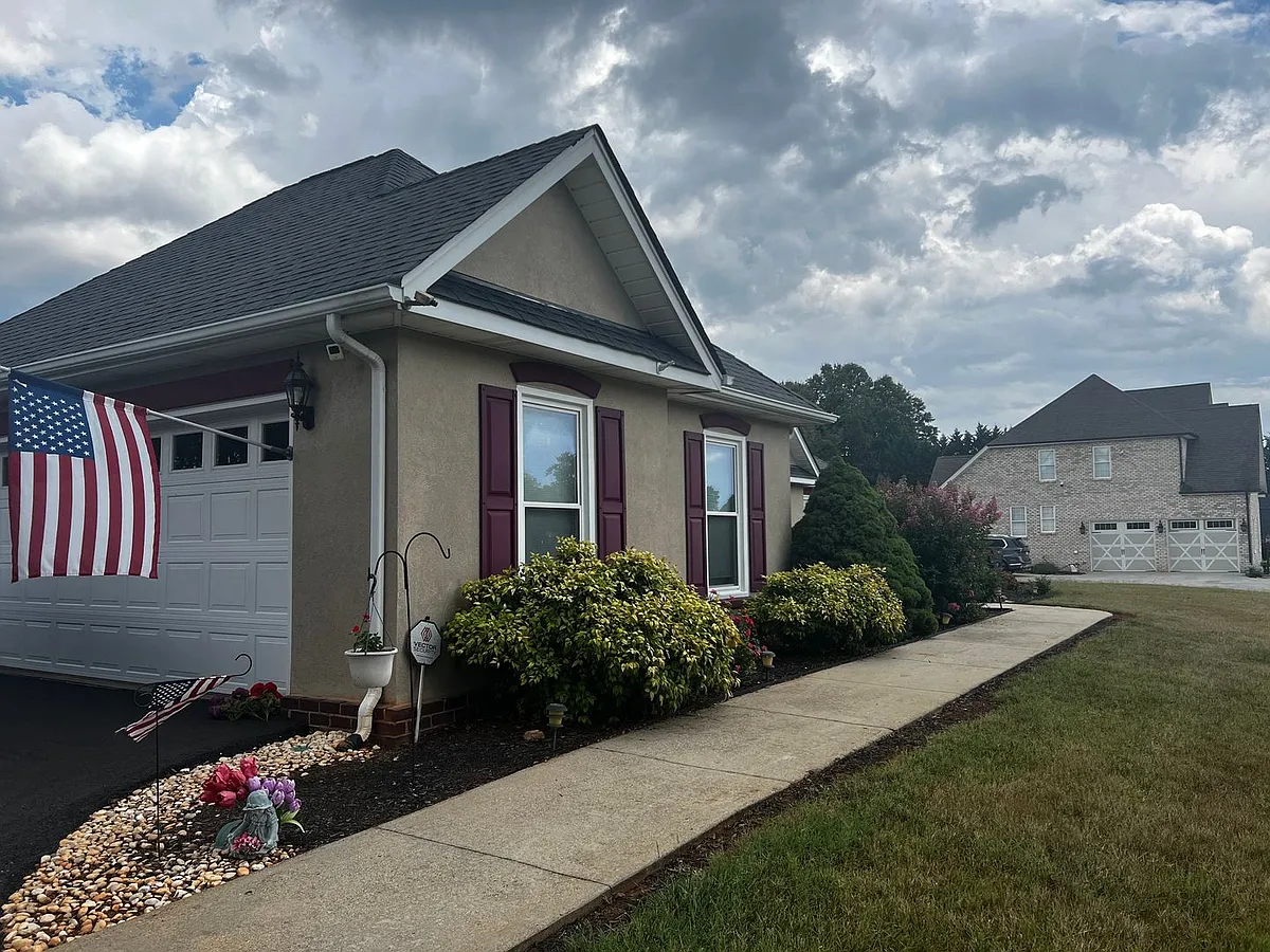 Building Photo - 1263 Somerset Dr