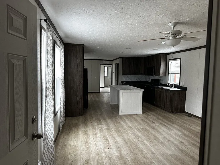 North Glen Village — Photo 8