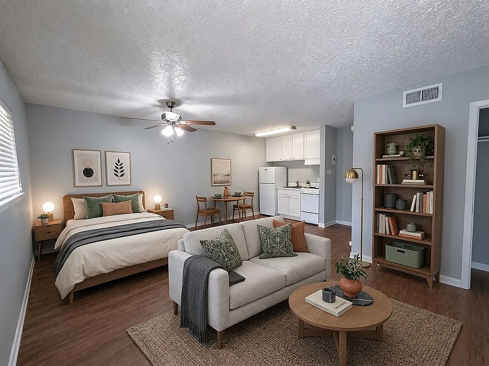 1st image of 600 1/2 E 53rd St #108