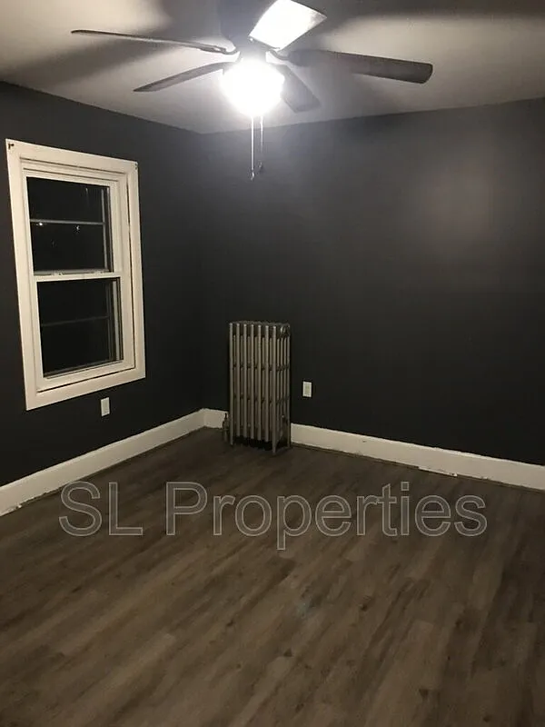 2 bed, 1.0 bath, $1,075 — Photo 1
