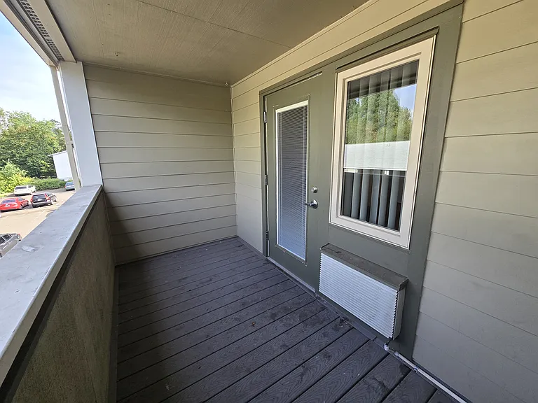 Metzger Park Apartments — Photo 11